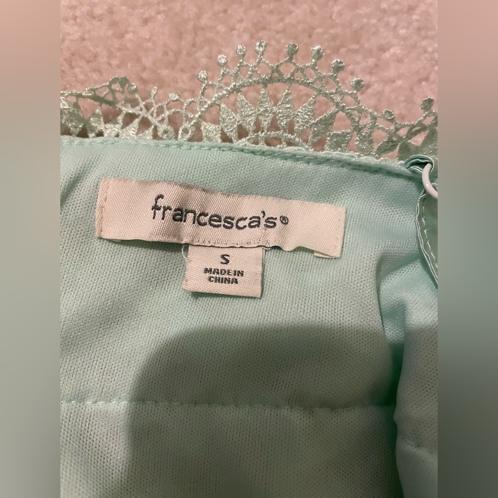 Francesca’s lace shorts romper-small EUC - Picture 7 of 8